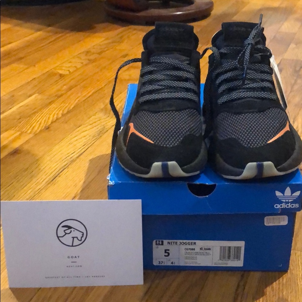 ✨ADIDAS ORIGINAL NITE JOGGER SNEAKERS✨